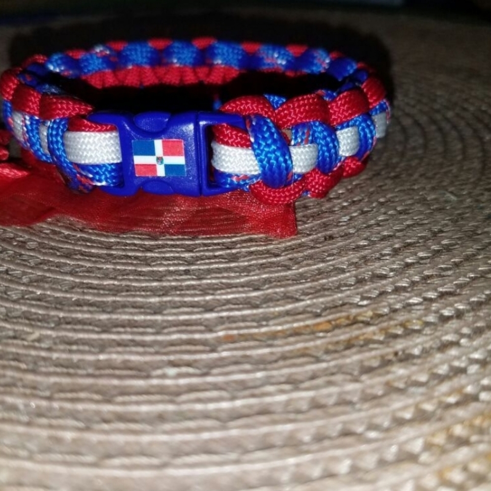 🇩🇴NWOT ... 🇩🇴 Dominican Republic ( DR)🇩🇴 Paracord Bracelets - Picture 3 of 3